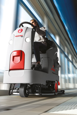 Lavasciuga pavimenti uomo a bordo Innova Comac